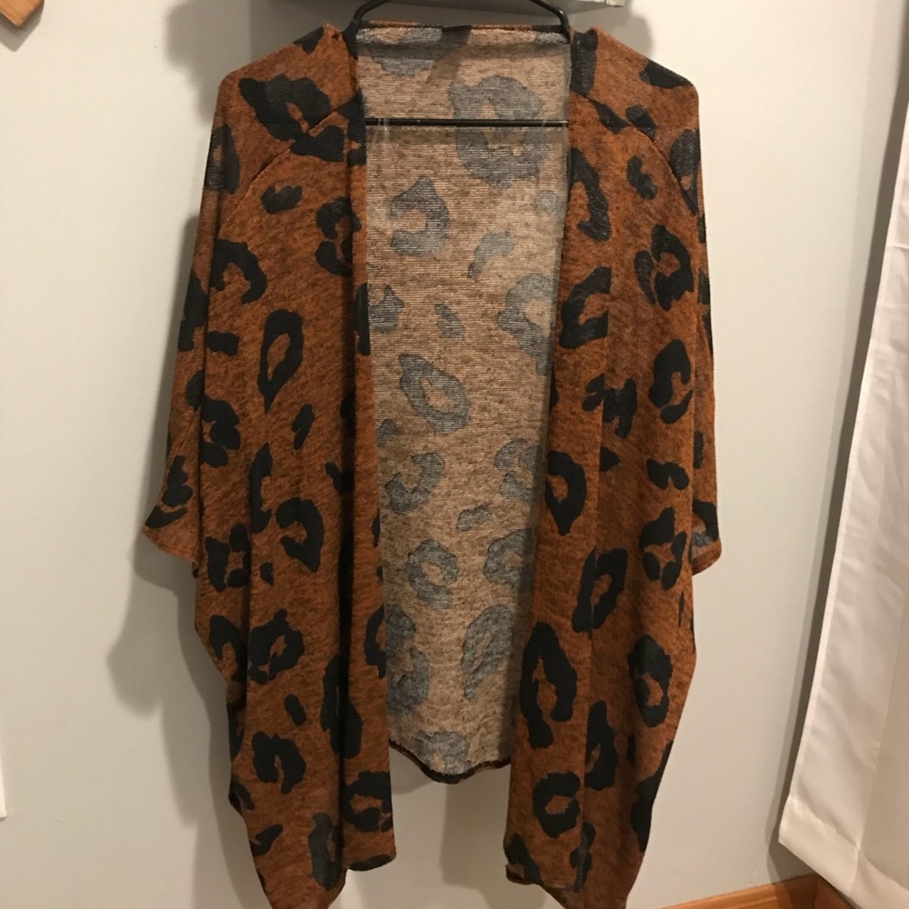 One size plus cardigan cover up leopard print